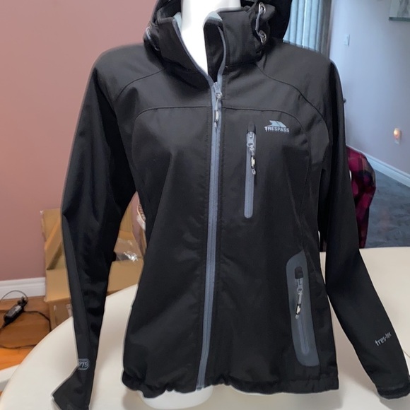LADIES Trespass Bela II TP75 Soft Shell 8000 mm Waterproof Jacket Black Sz M - Picture 14 of 16